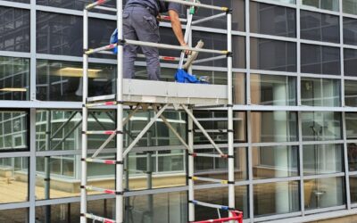 Nettoyage de vitres avec utilisation d’échafaudages